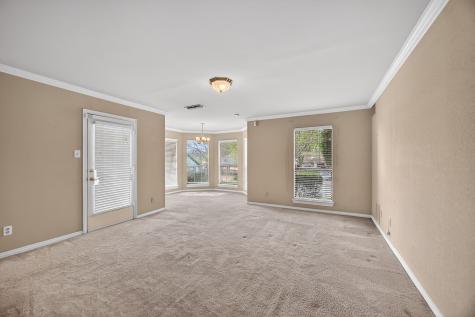 100 Castle Court Irving TX 75038
