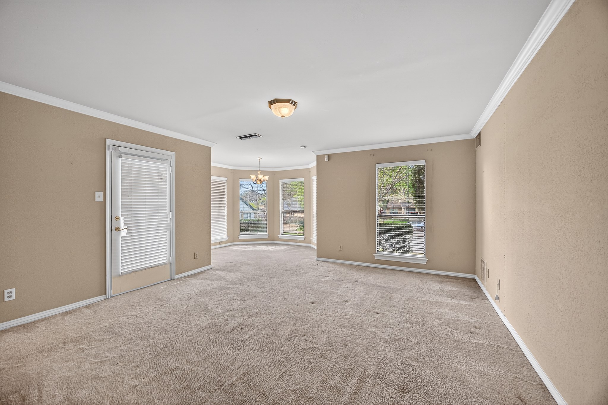 100 Castle Court Irving TX 75038