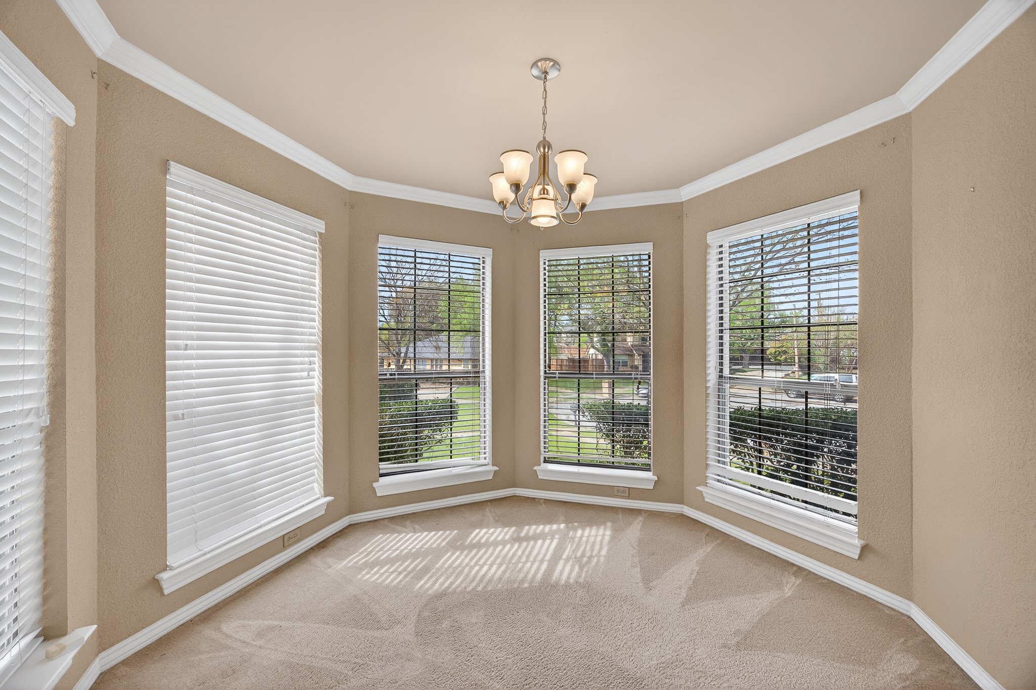 100 Castle Court Irving TX 75038