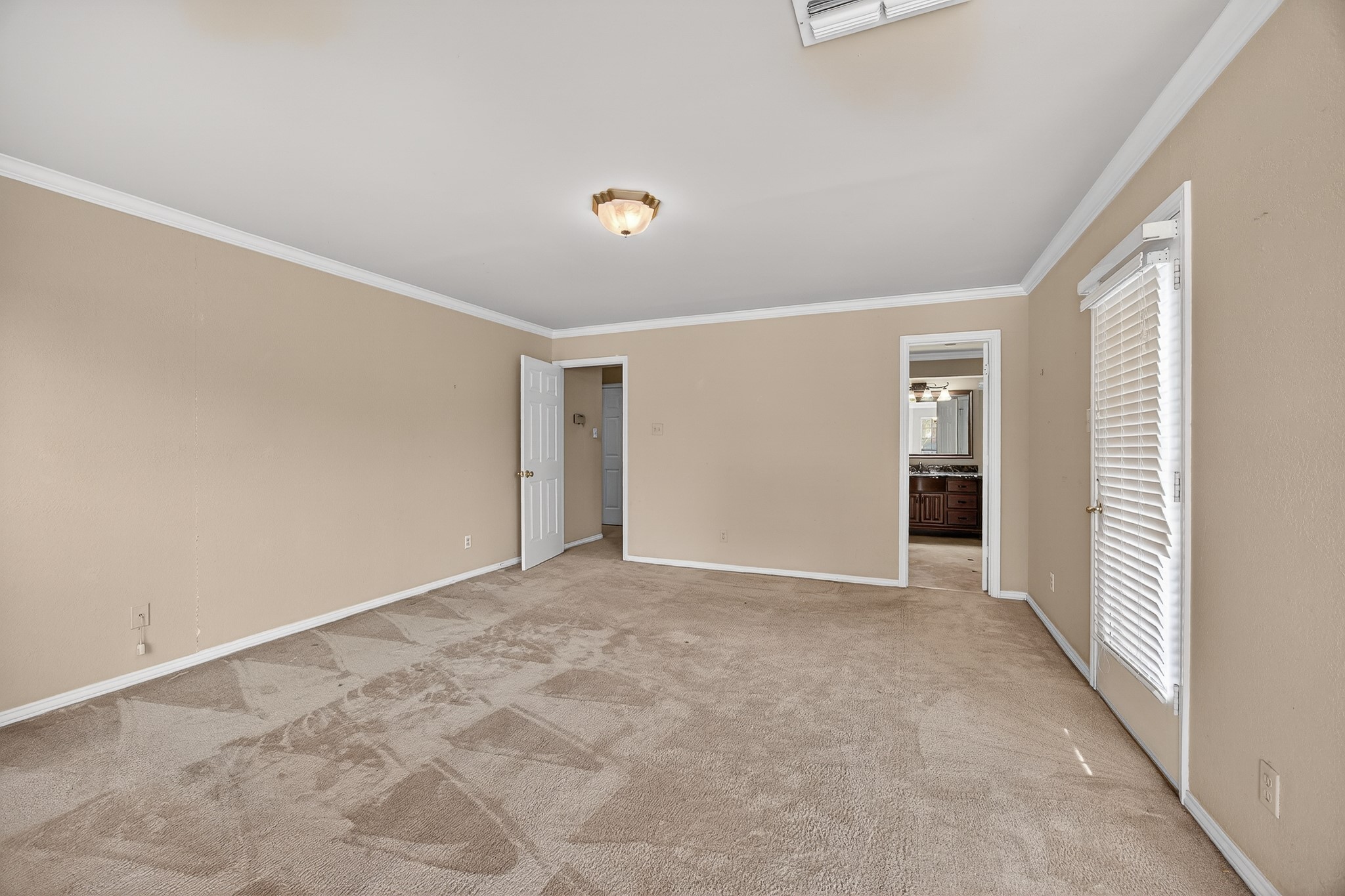 100 Castle Court Irving TX 75038