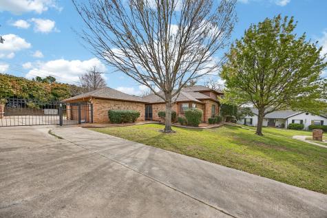 100 Castle Court Irving TX 75038