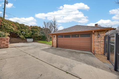 100 Castle Court Irving TX 75038