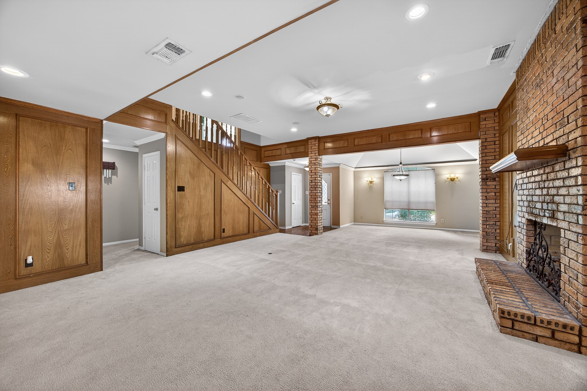 100 Castle Court Irving TX 75038