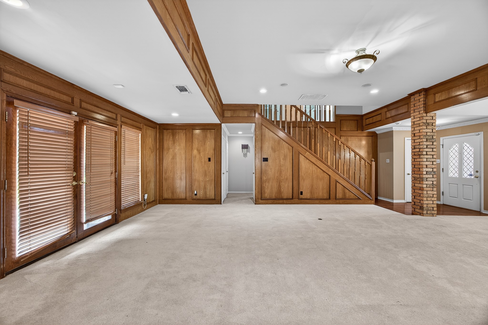100 Castle Court Irving TX 75038