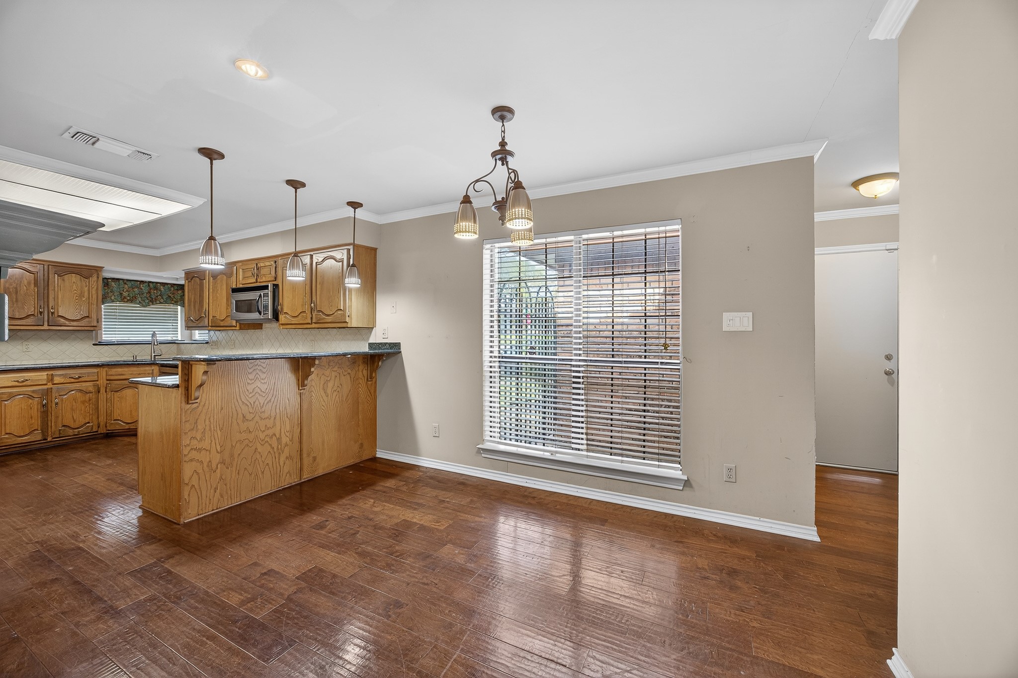 100 Castle Court Irving TX 75038
