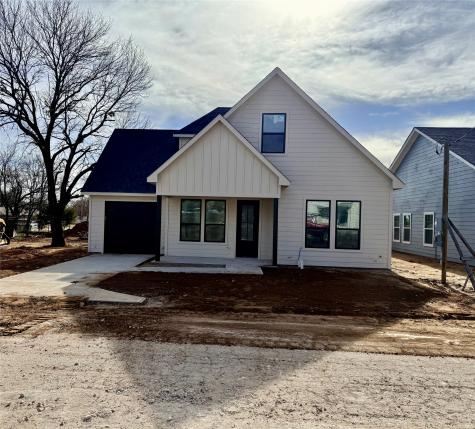203 W Cherry Street Nocona TX 76255