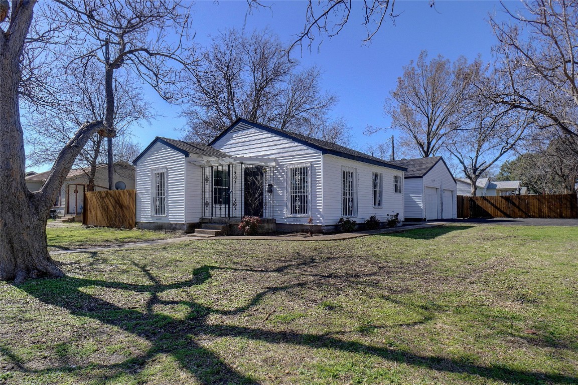 1721 Oak Hill Circle Dallas TX 75217