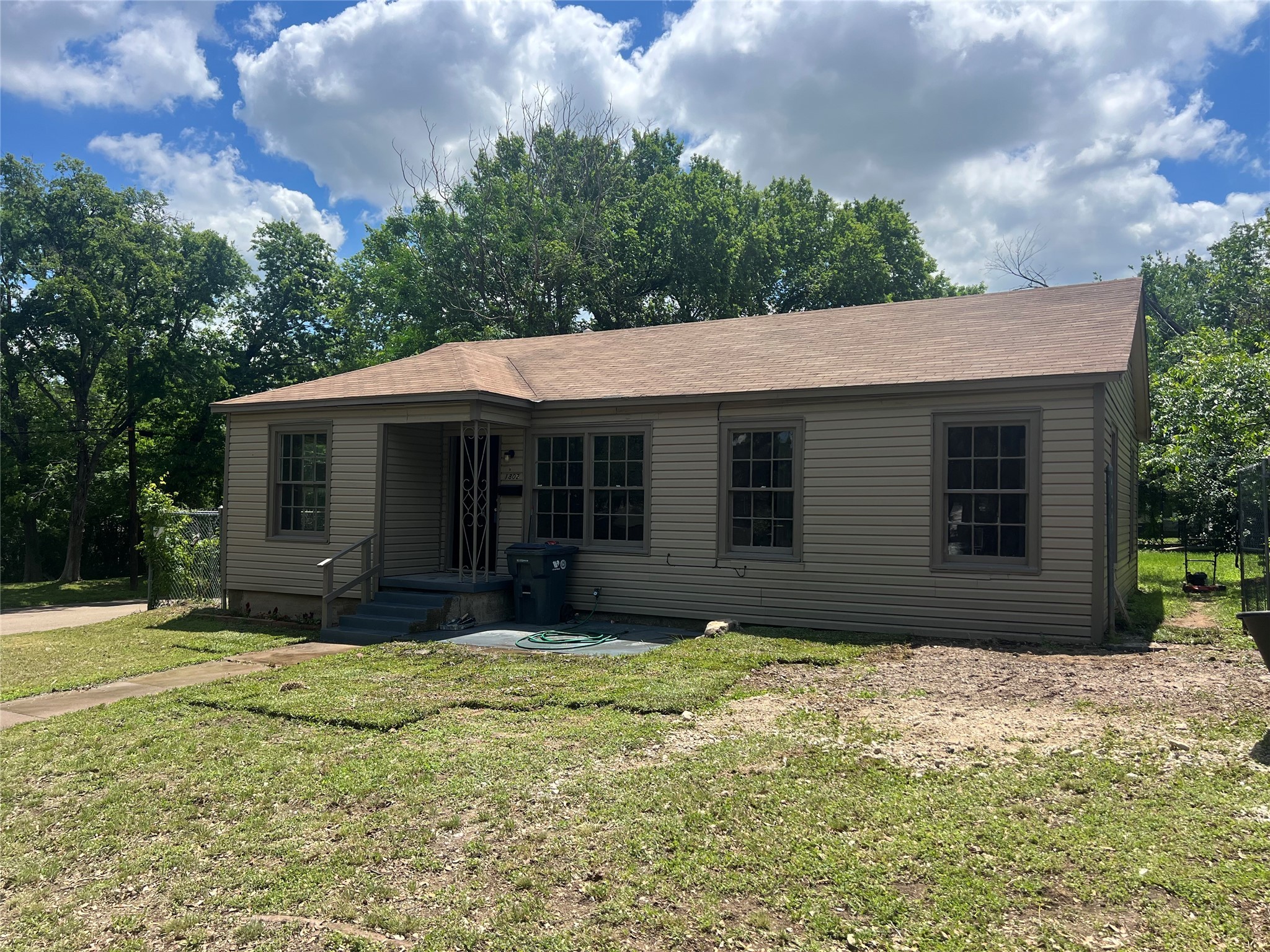 1802 N 11th Street Waco TX 76707