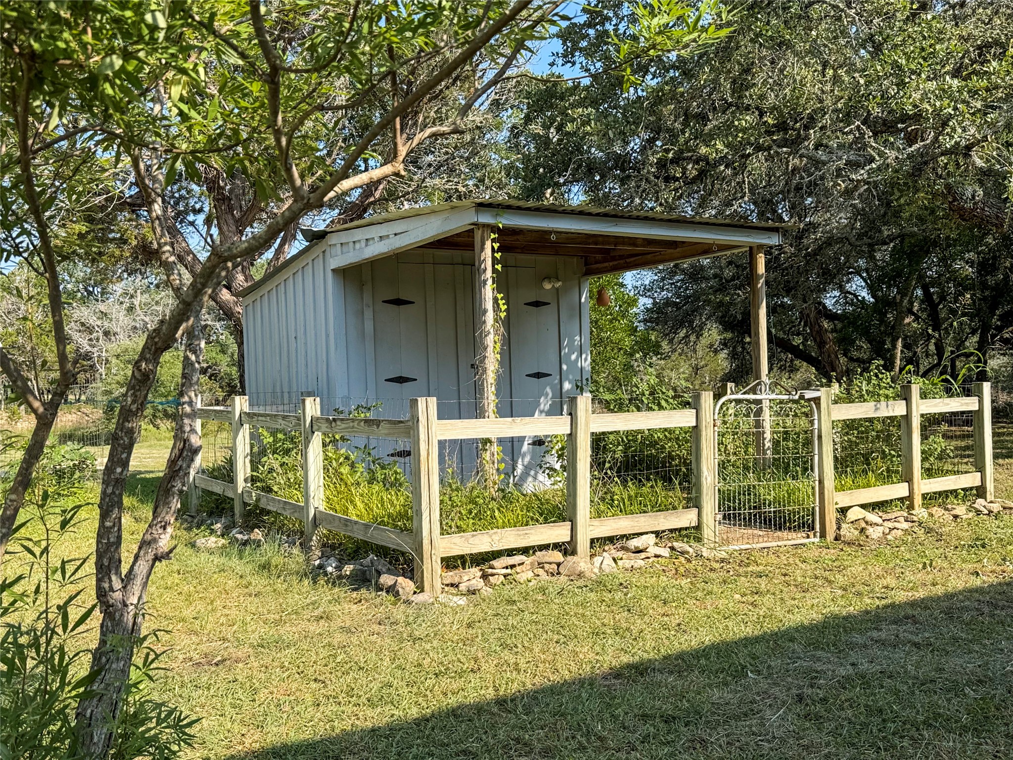 515 Big Creek Road Blanco TX 78606