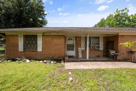 703 N Gilmer Avenue Dawson TX 76639