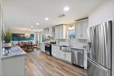 110 Vanshire Road W Lakeside TX 76108