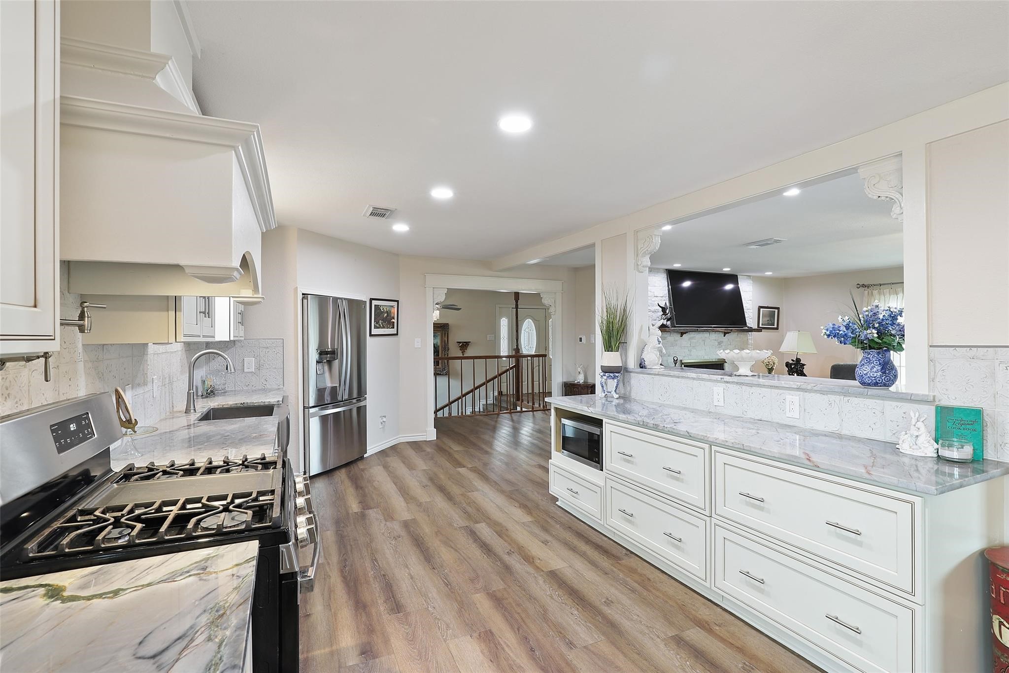 110 Vanshire Road W Lakeside TX 76108