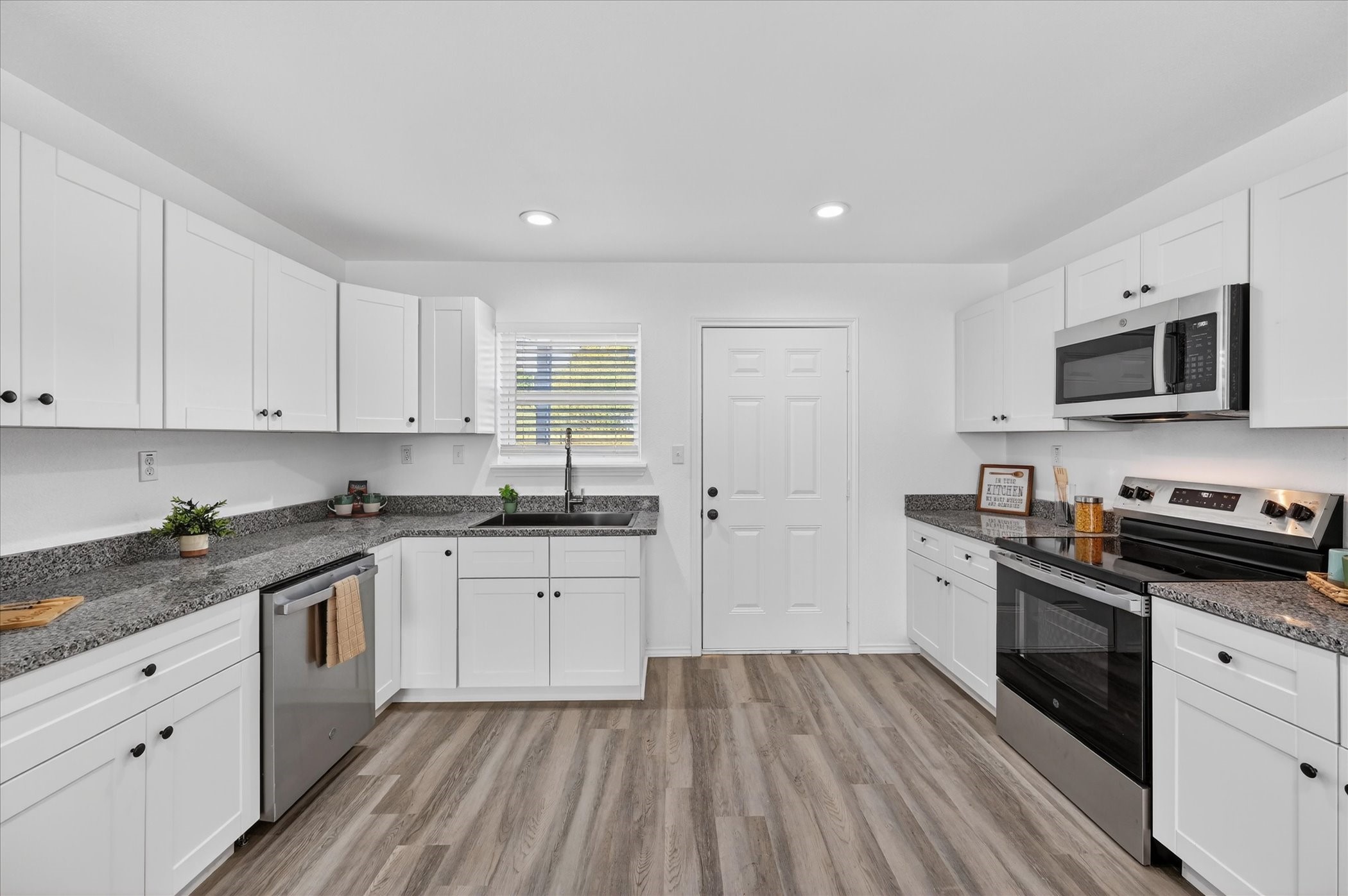 412 Susan Drive Kennedale TX 76060