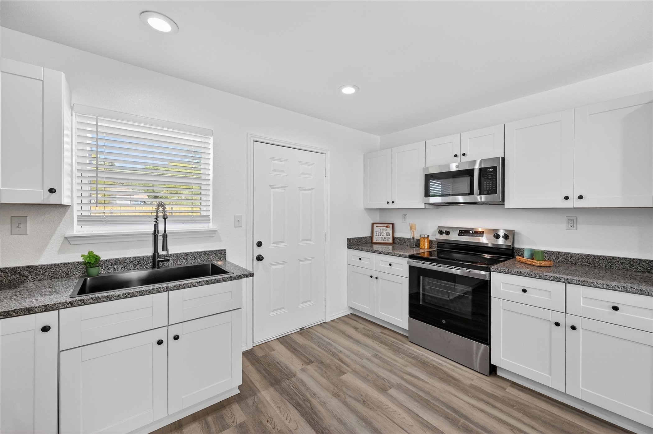 412 Susan Drive Kennedale TX 76060
