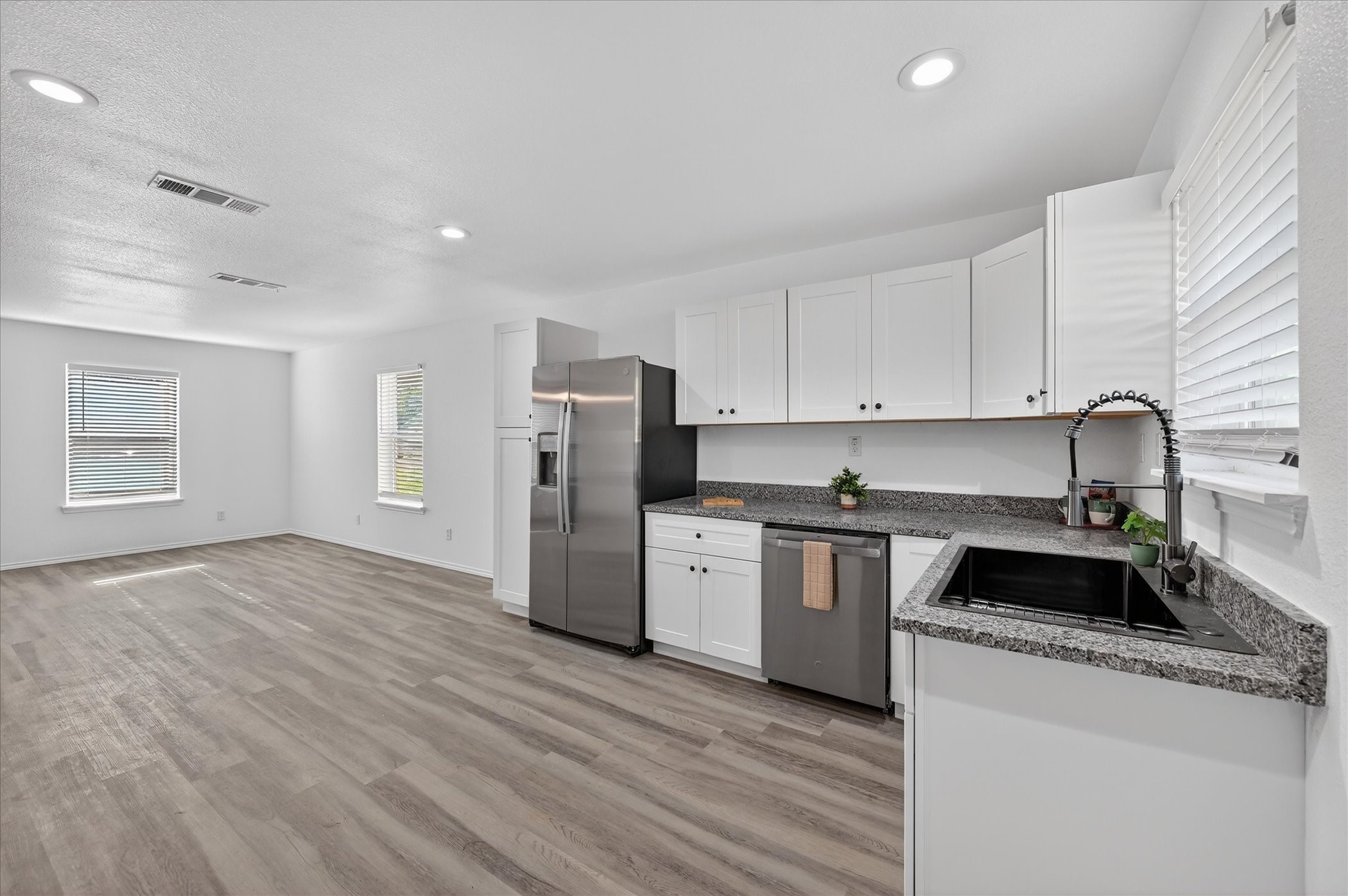 412 Susan Drive Kennedale TX 76060
