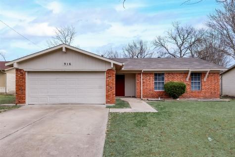 916 Embassy Street Mesquite TX 75149
