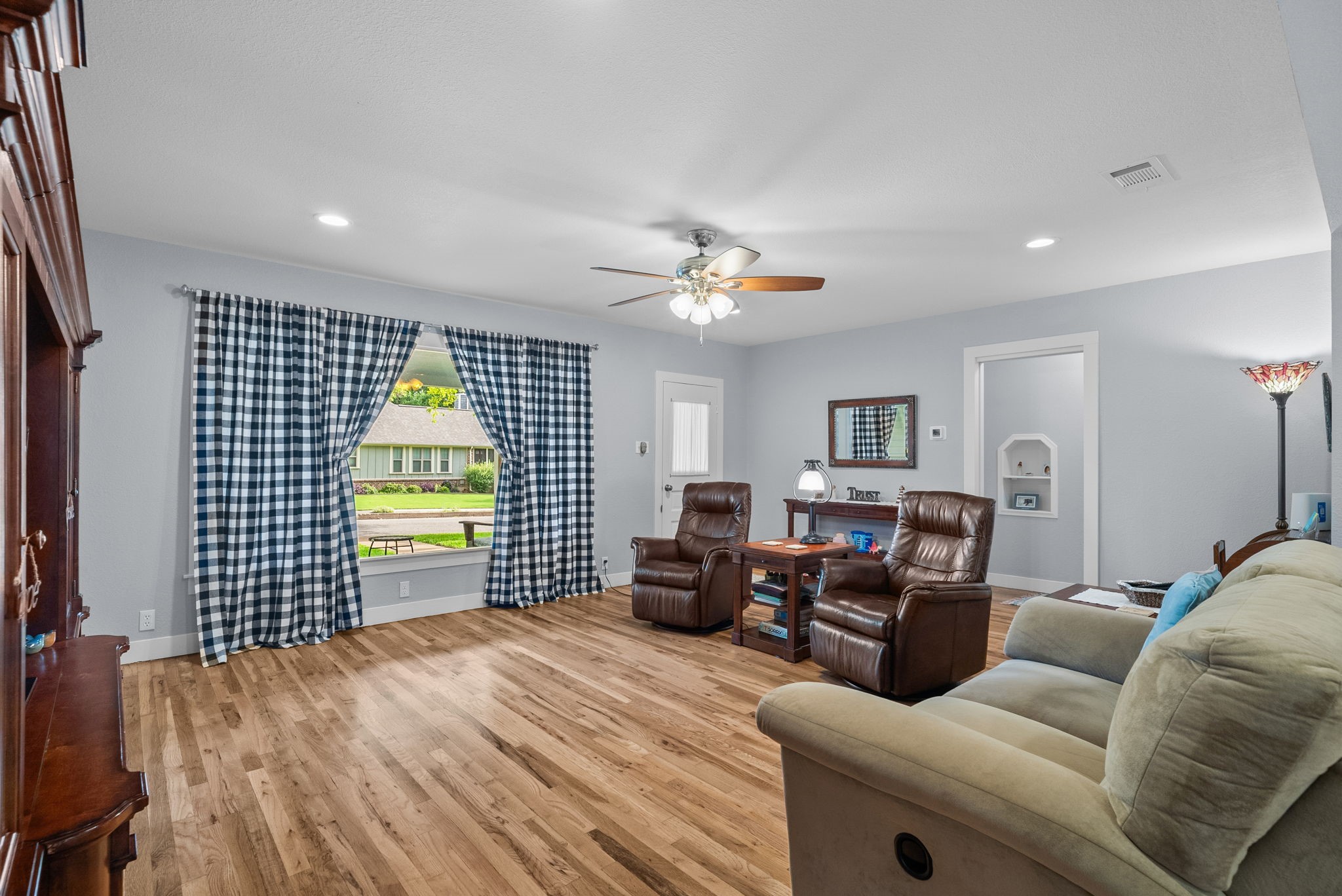 119 W Akard Street Weatherford TX 76086