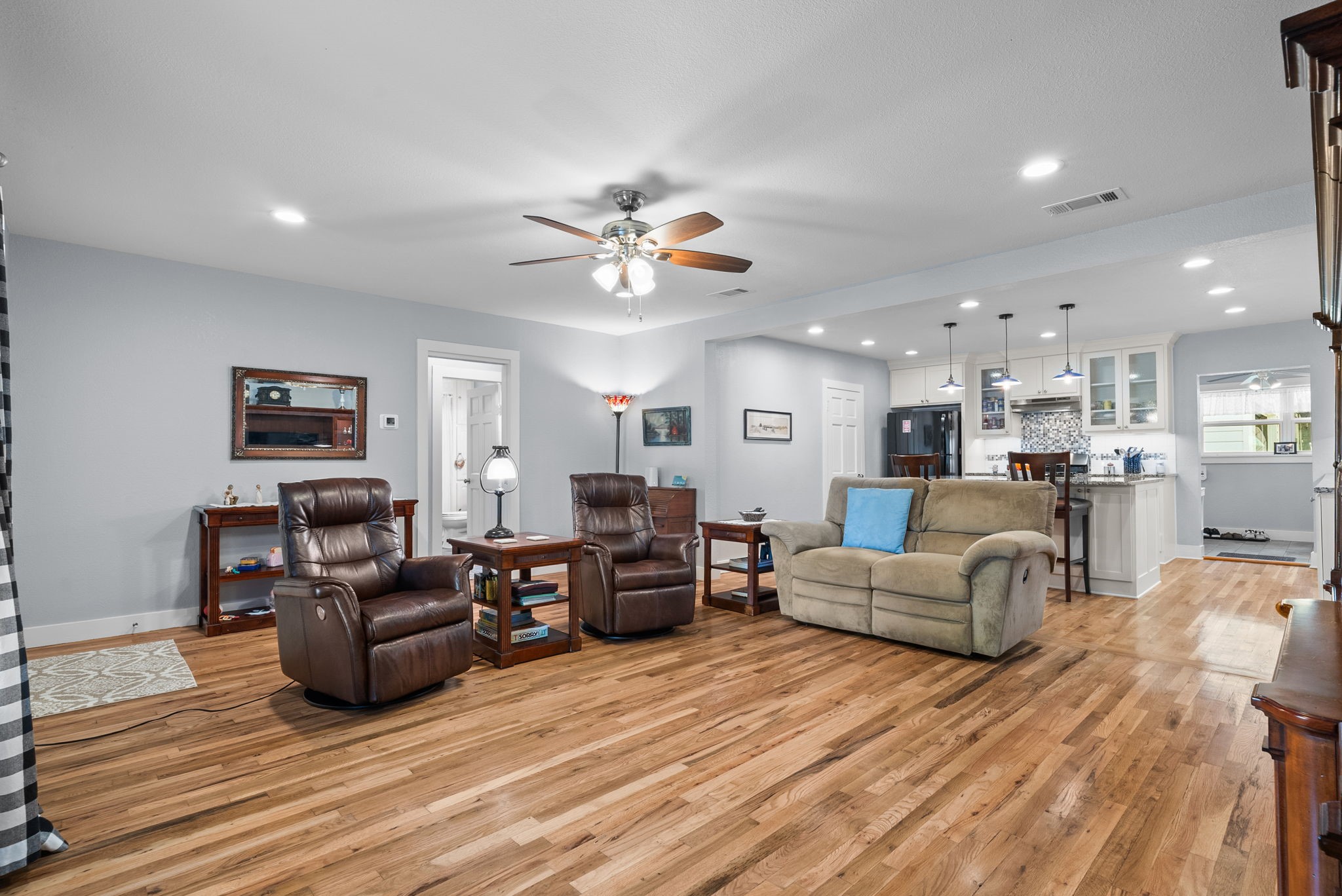 119 W Akard Street Weatherford TX 76086