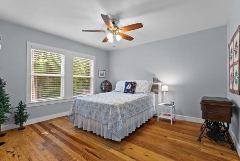 119 W Akard Street Weatherford TX 76086