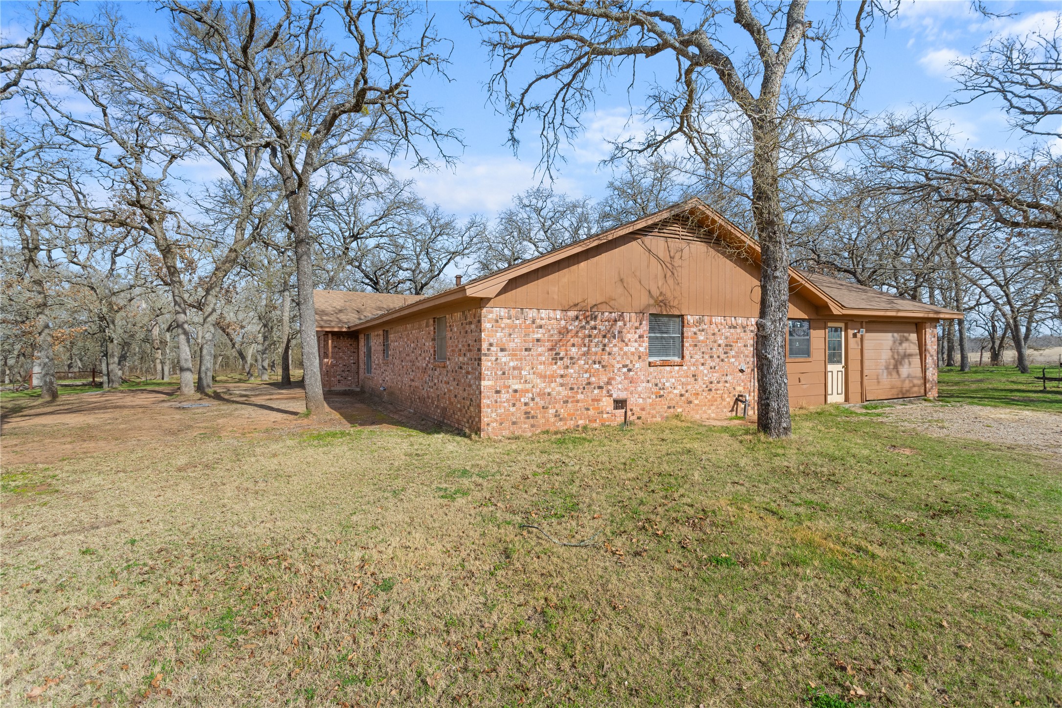 1447 Red Gate Road Mart TX 76664