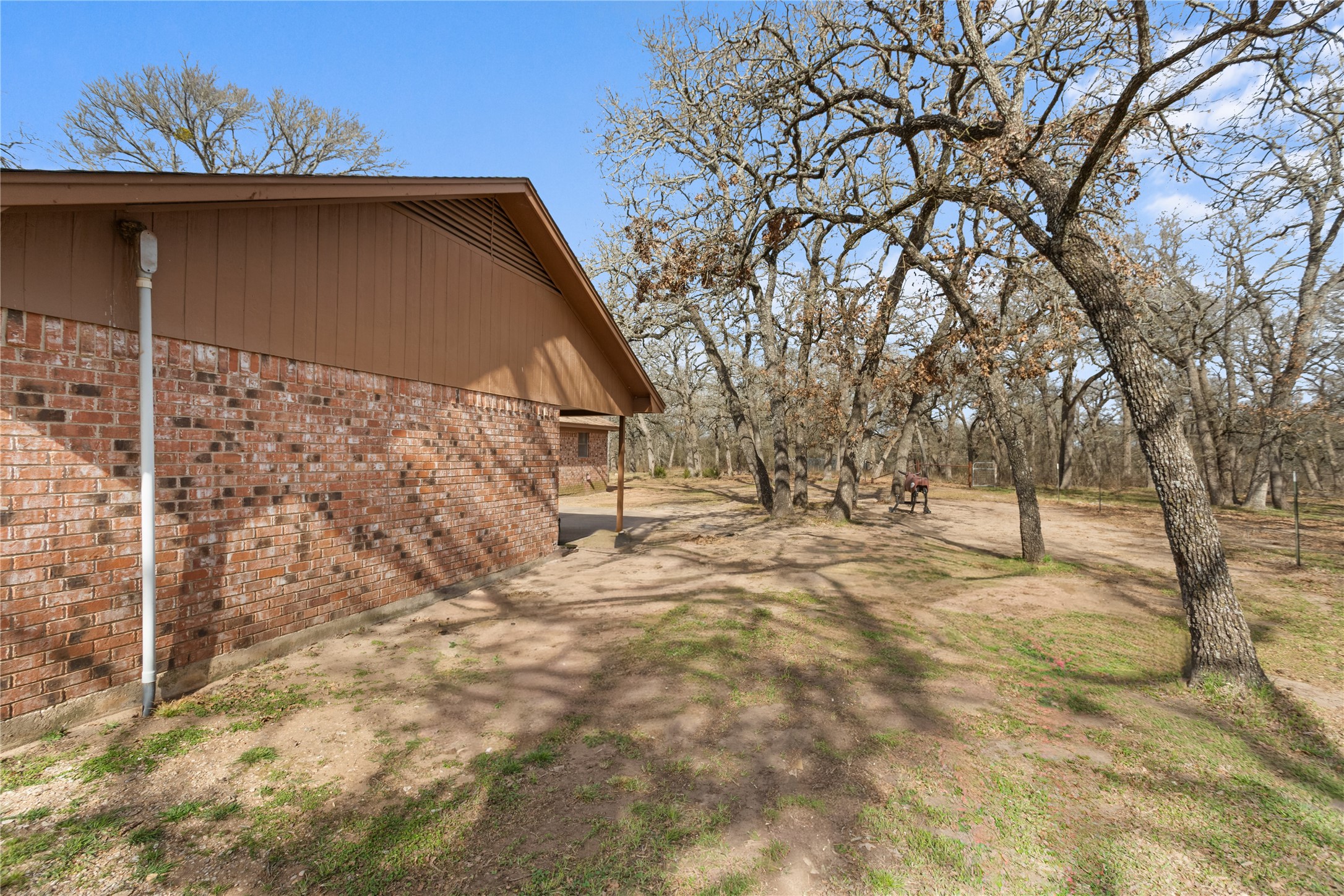 1447 Red Gate Road Mart TX 76664