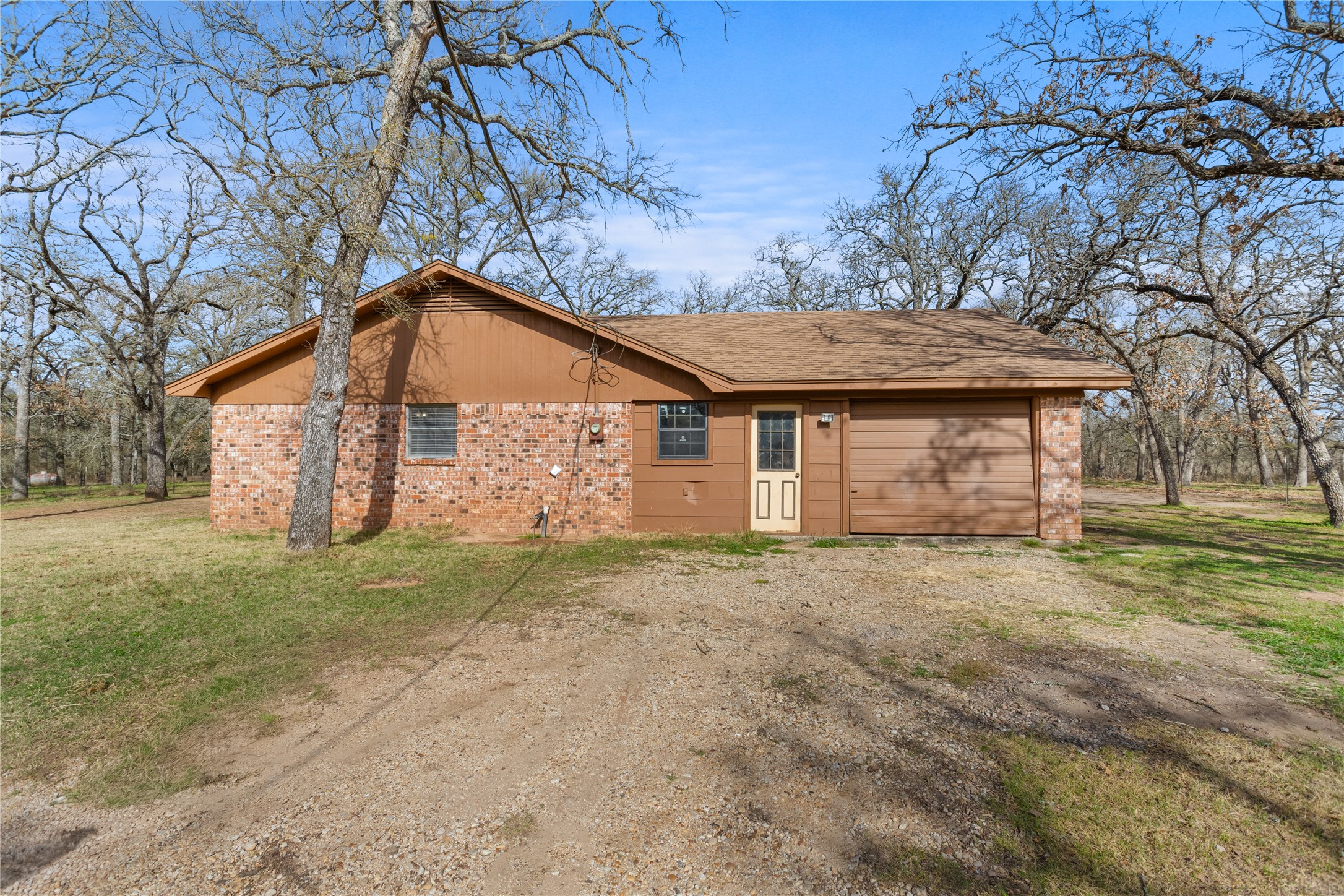 1447 Red Gate Road Mart TX 76664
