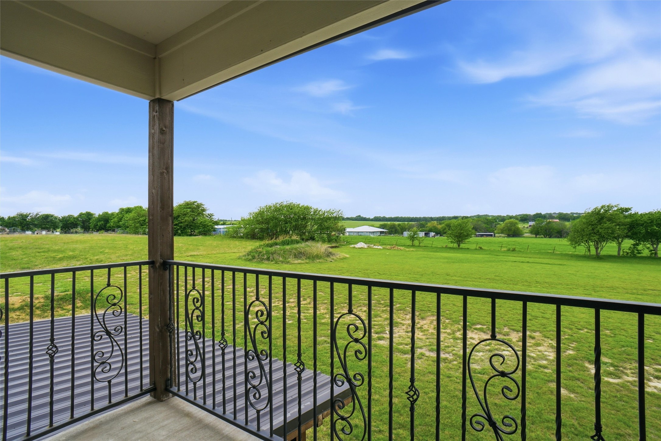 9517 Indian Trail Sanger TX 76266