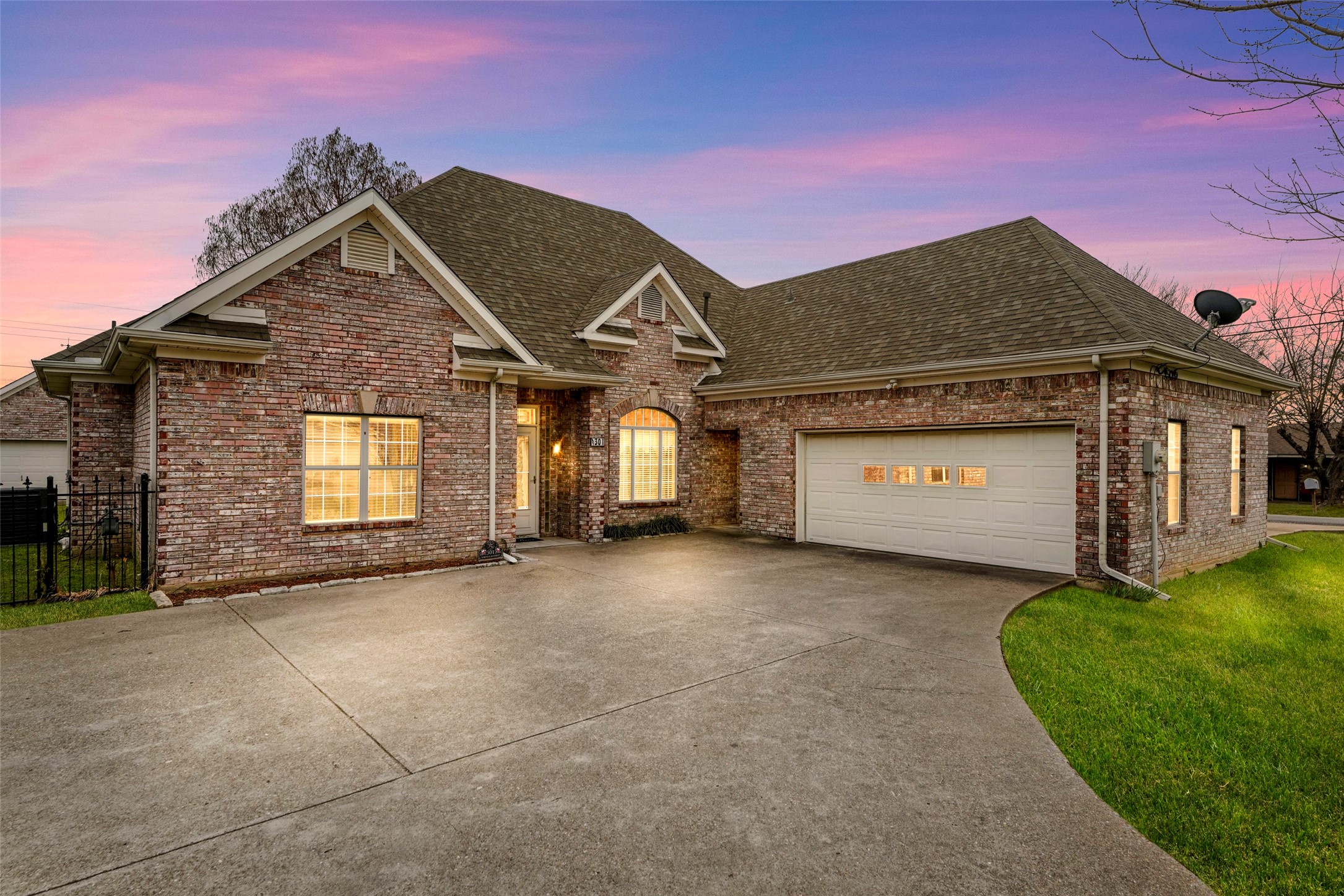 301 N Elm Quinlan TX 75474