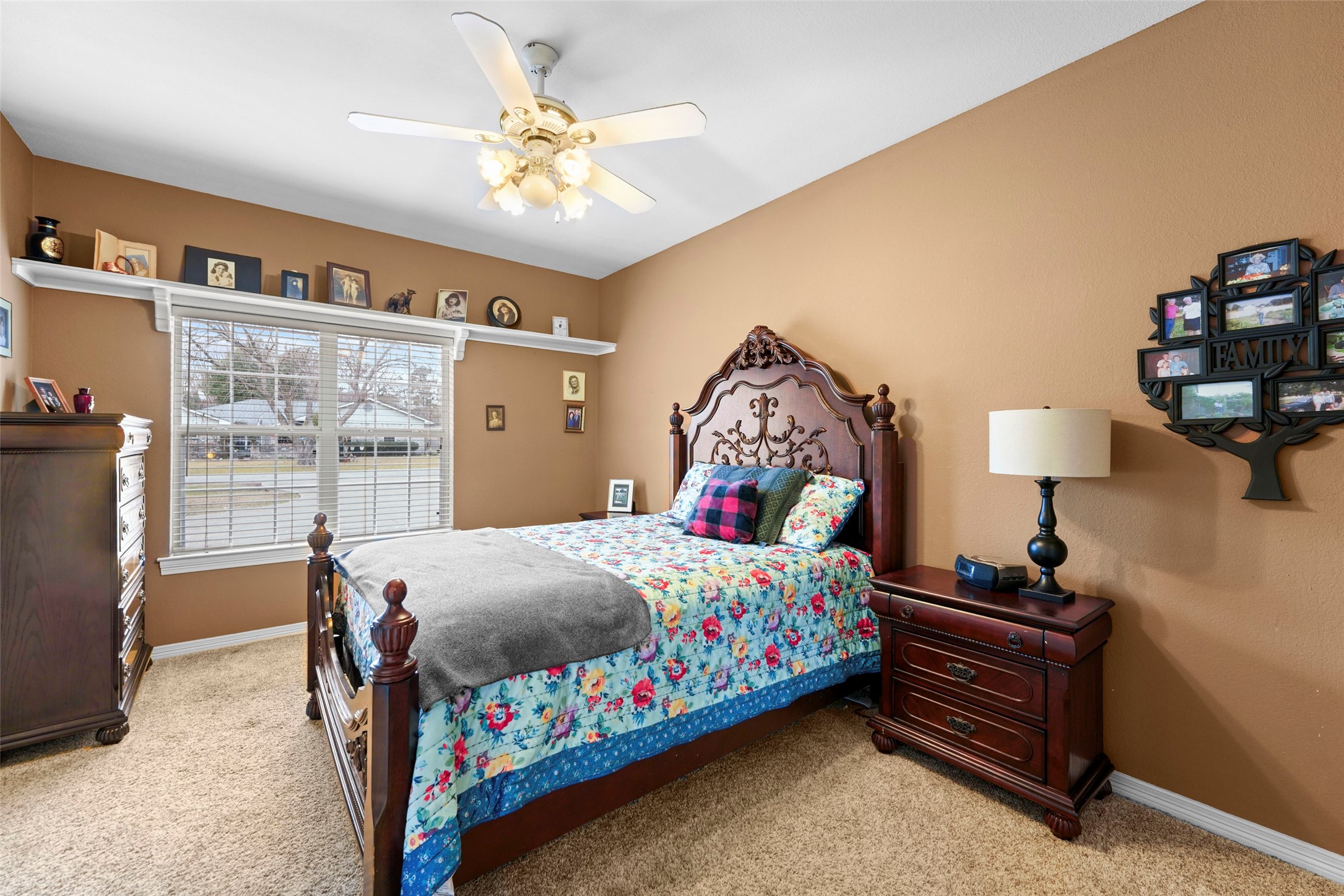 301 N Elm Quinlan TX 75474