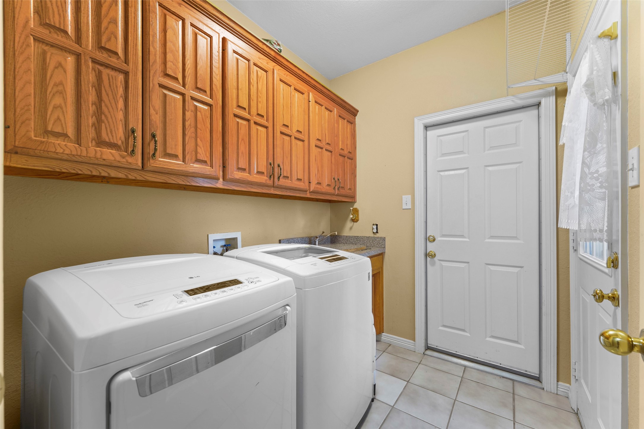 301 N Elm Quinlan TX 75474