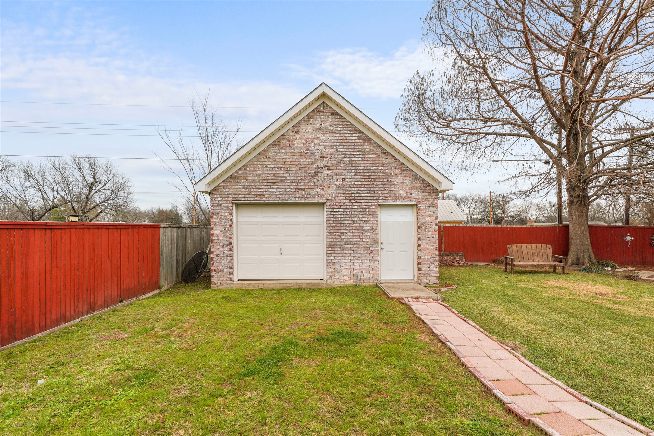 301 N Elm Quinlan TX 75474