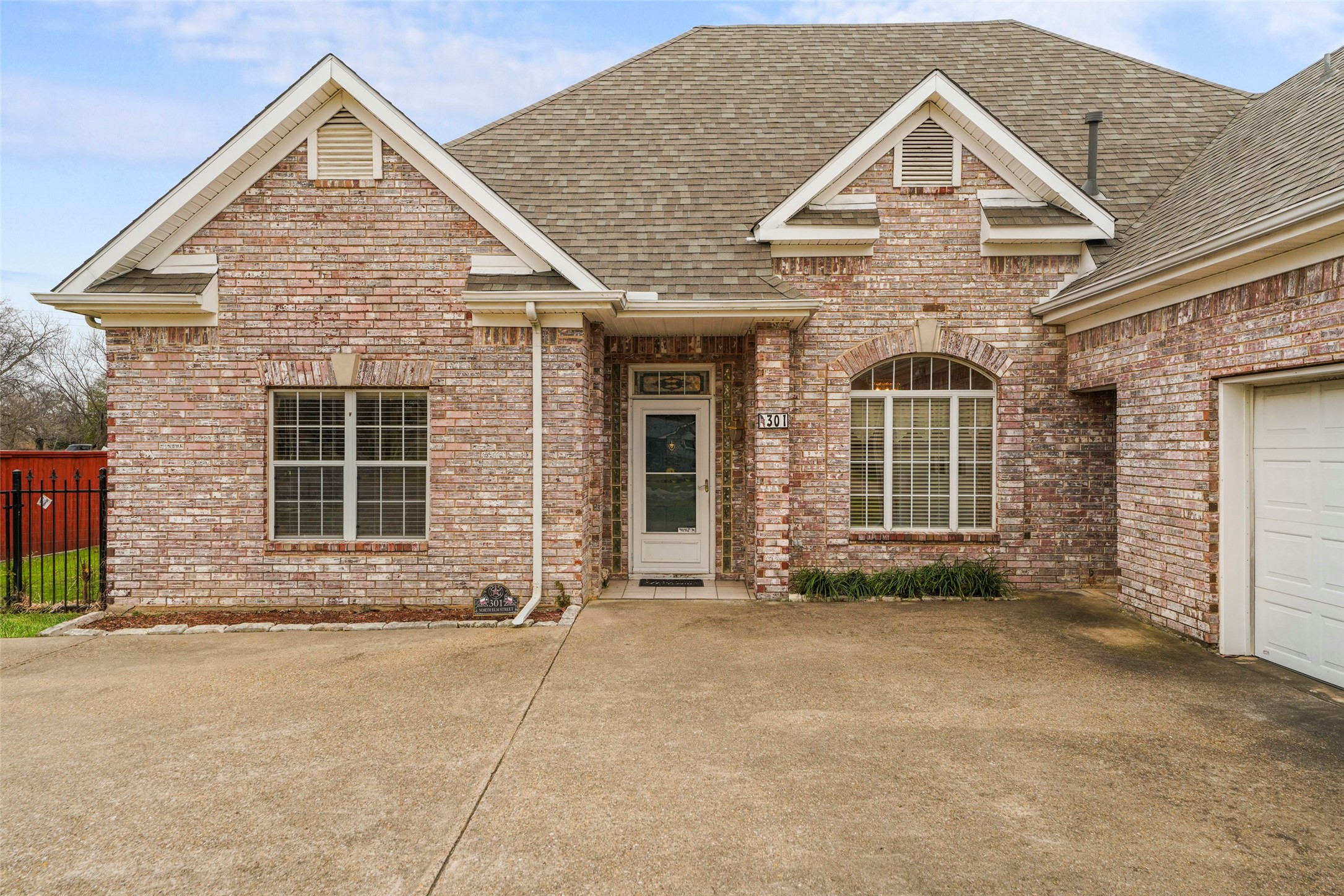 301 N Elm Quinlan TX 75474