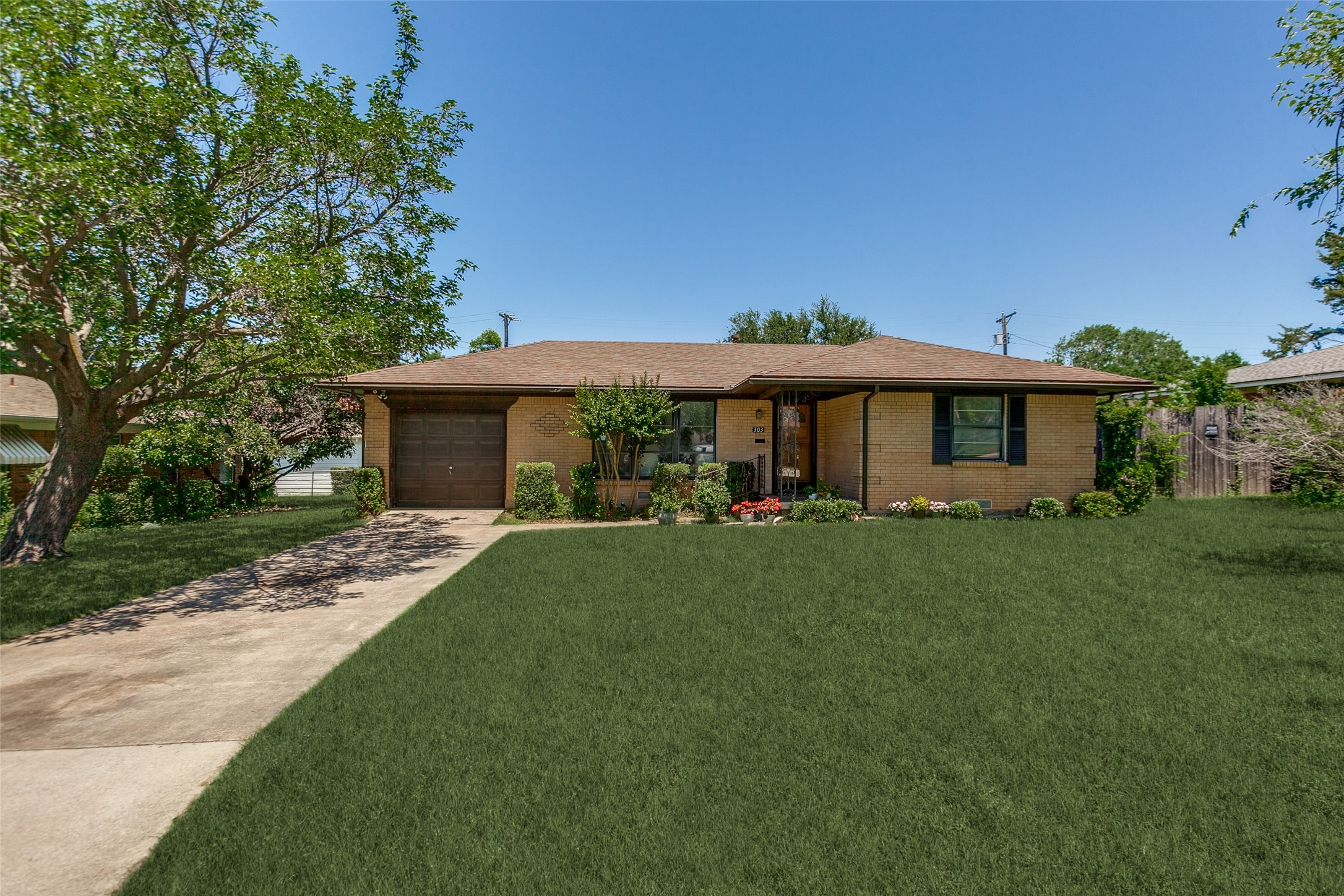 303 Hillcrest Avenue Richardson TX 75081