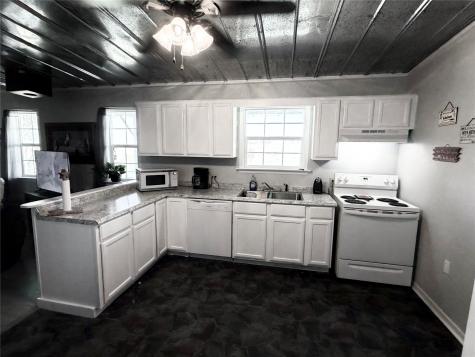 12845 Highway 6 Iredell TX 76649