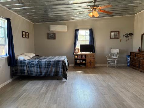 12845 Highway 6 Iredell TX 76649