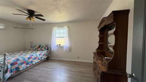 12845 Highway 6 Iredell TX 76649