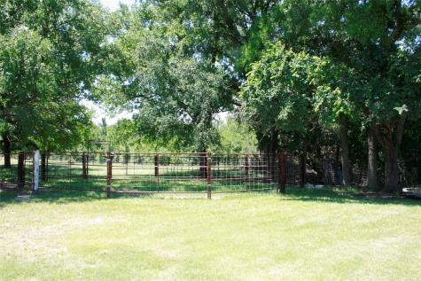 12845 Highway 6 Iredell TX 76649