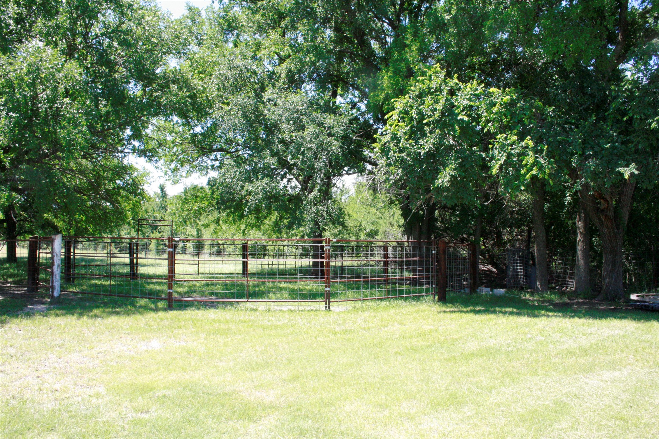 12845 Highway 6 Iredell TX 76649
