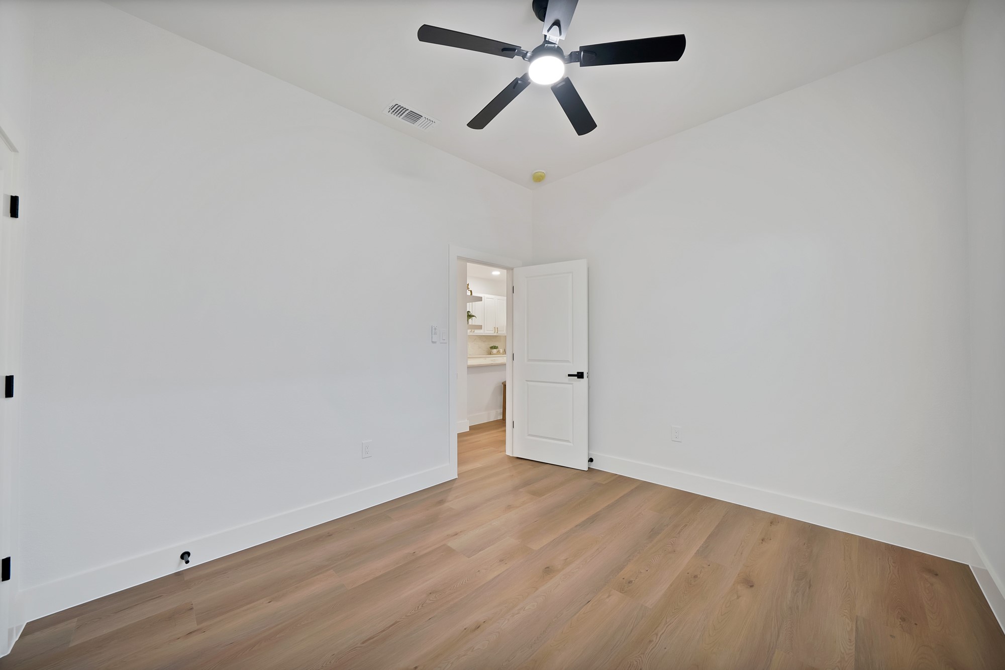 1130 E Hattie Street Fort Worth TX 76104