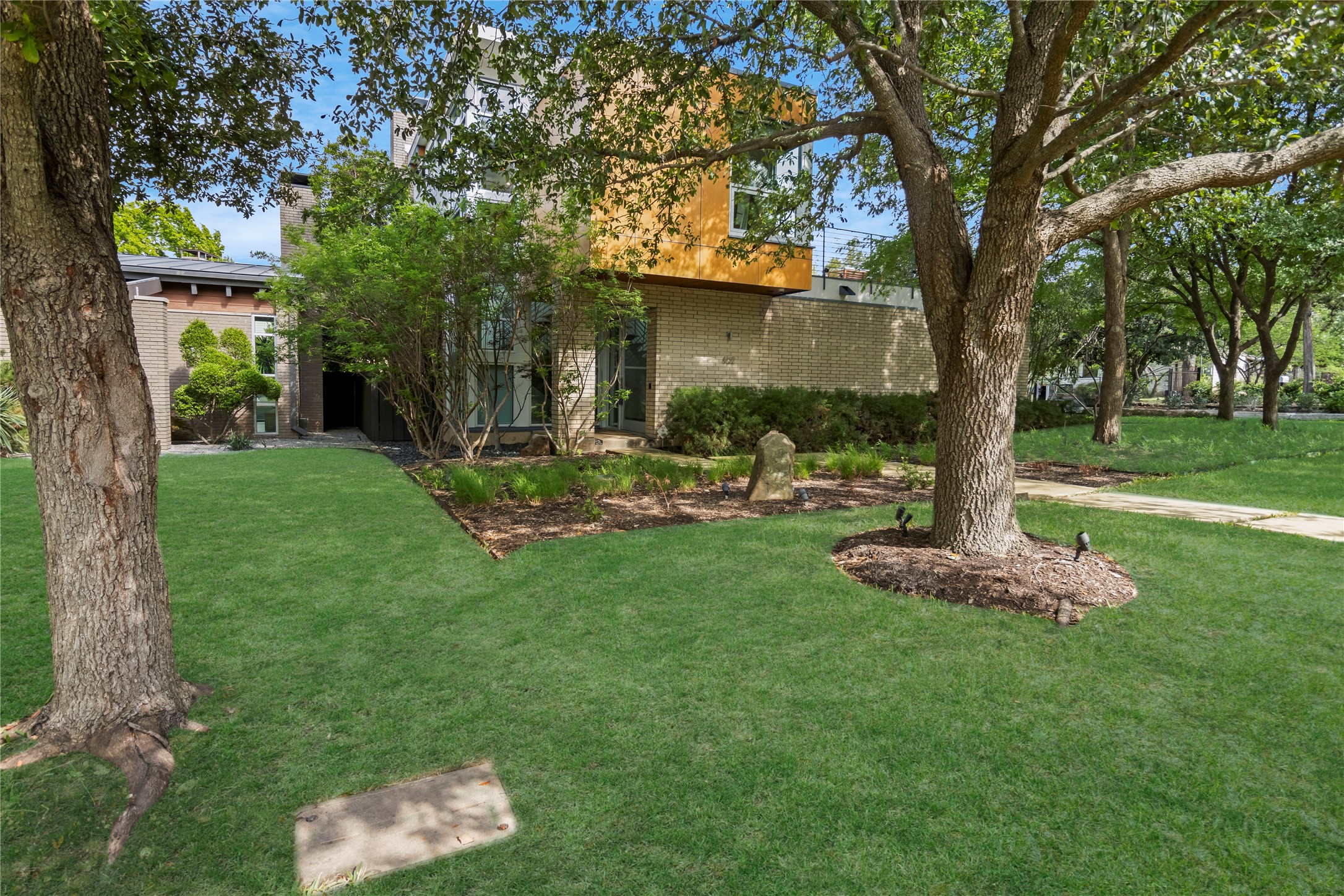 802 N Oak Cliff Boulevard Dallas TX 75208