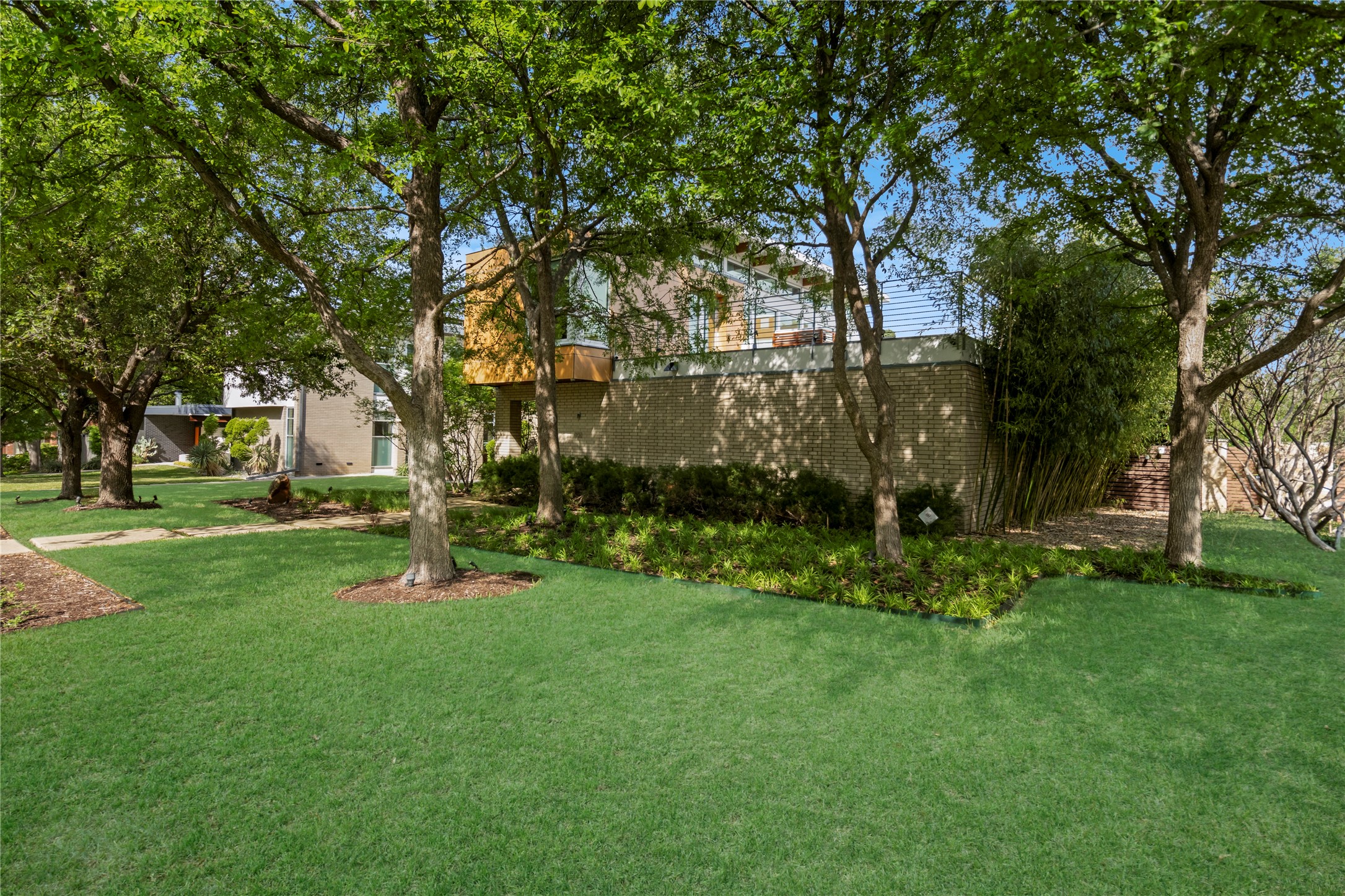802 N Oak Cliff Boulevard Dallas TX 75208