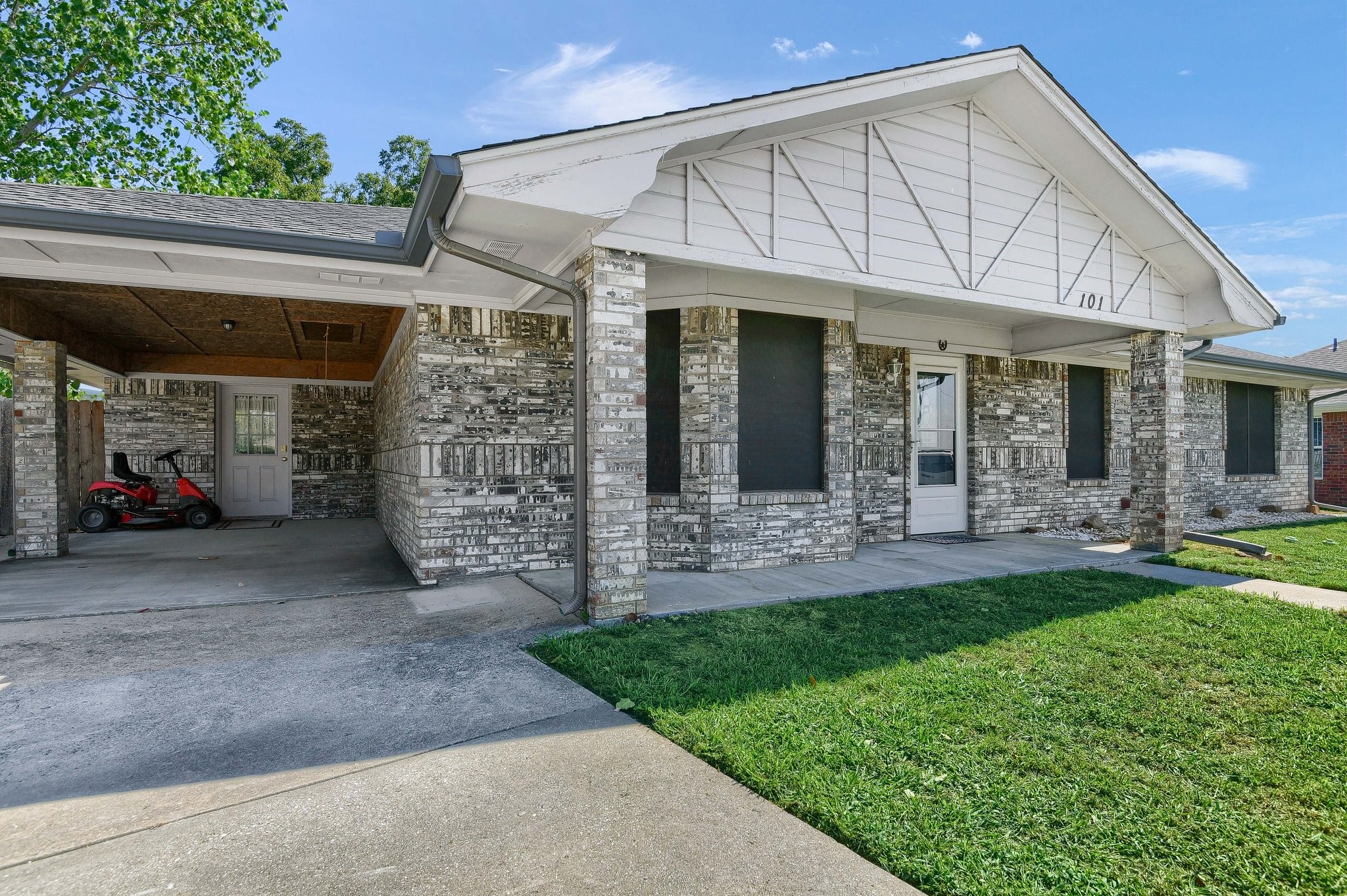 101 Sarah Court Collinsville TX 76233