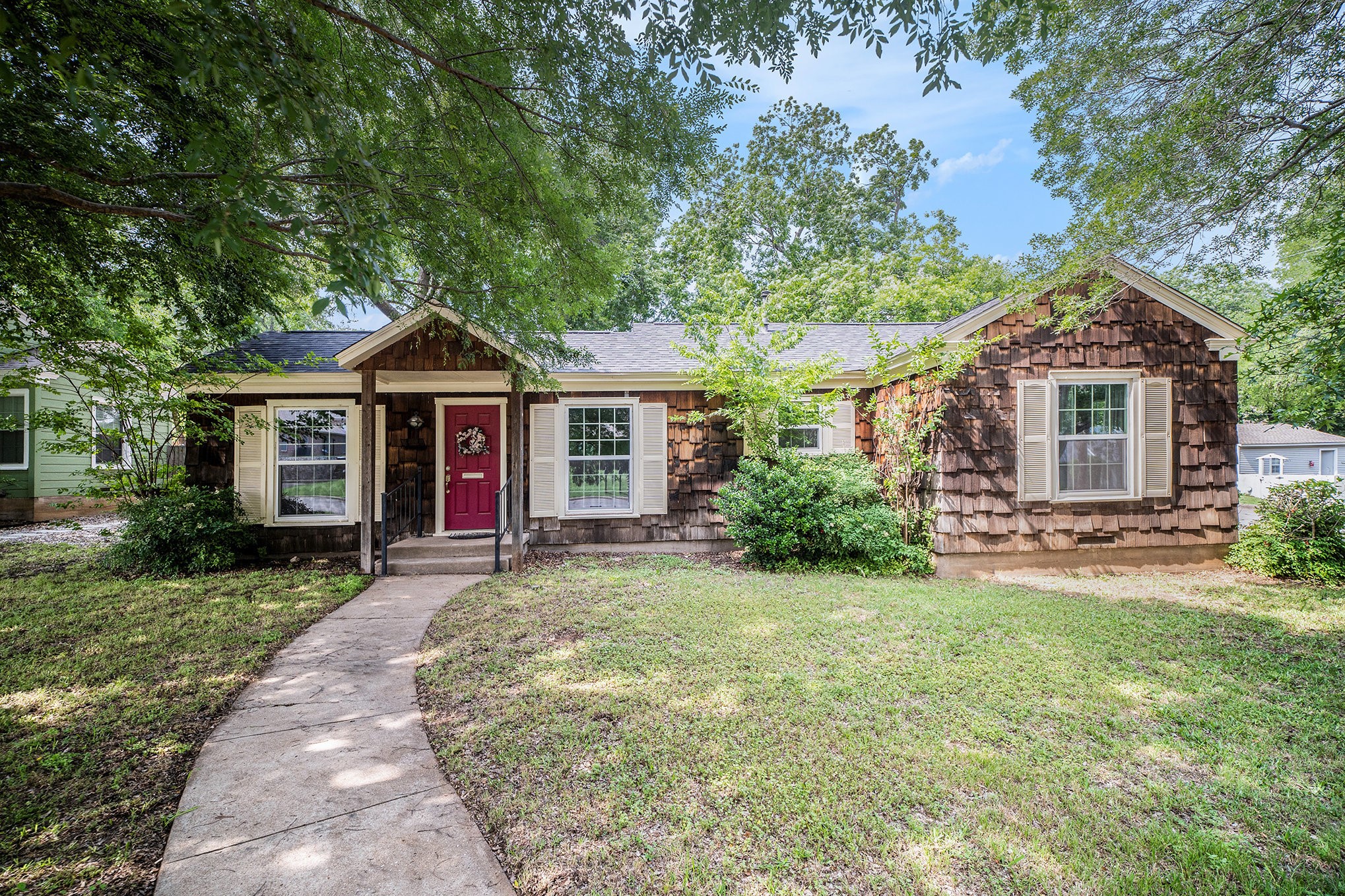 702 W Simmons Street Weatherford TX 76086