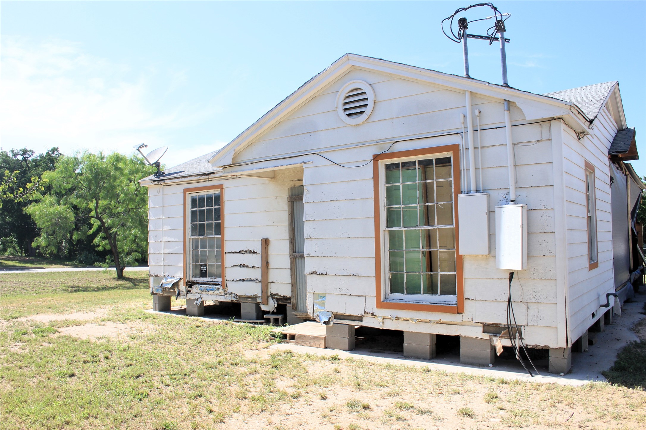 501 E Church Street San Saba TX 76877