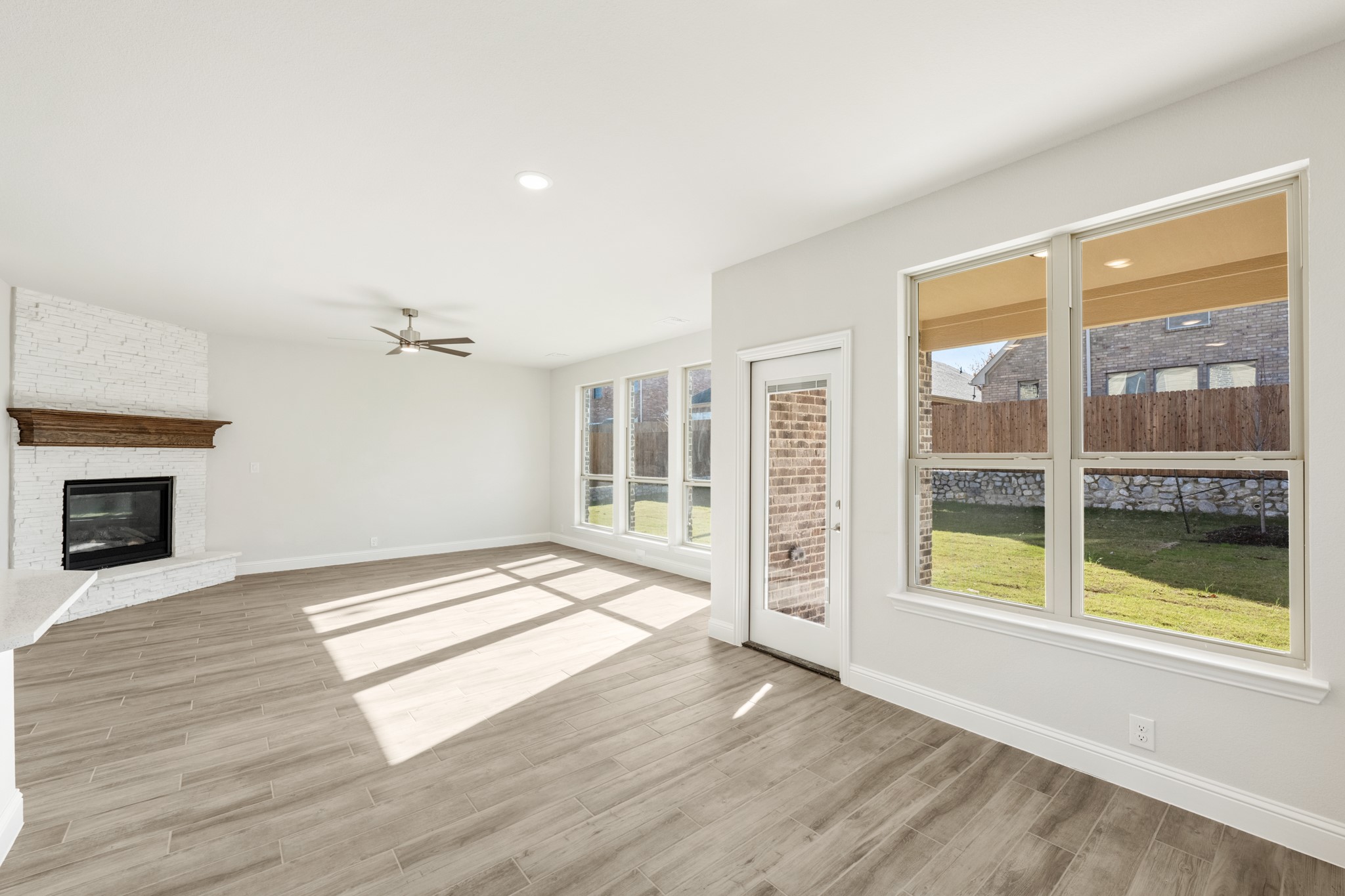 816 Yosemite Drive Desoto TX 75115