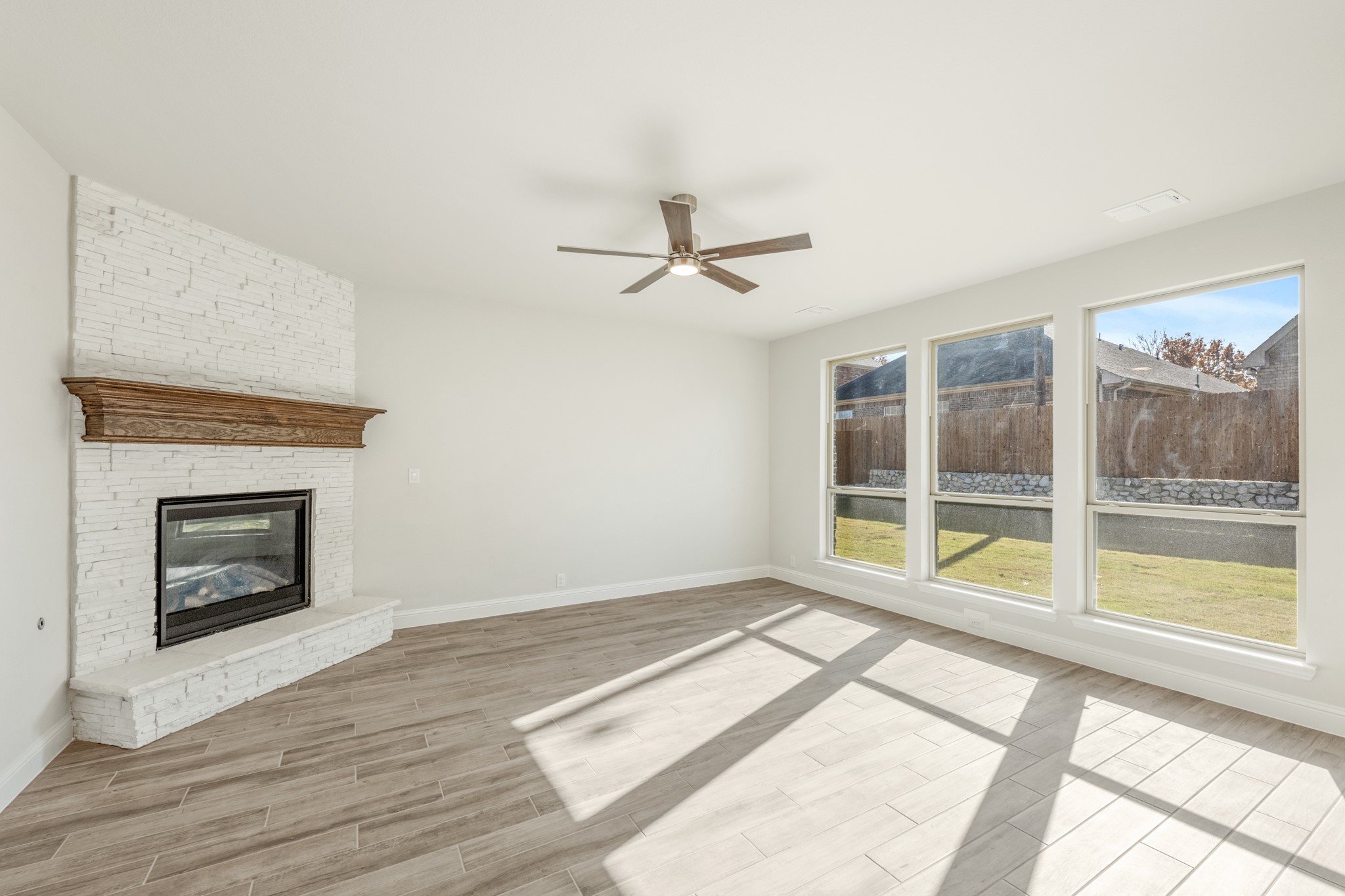 816 Yosemite Drive Desoto TX 75115