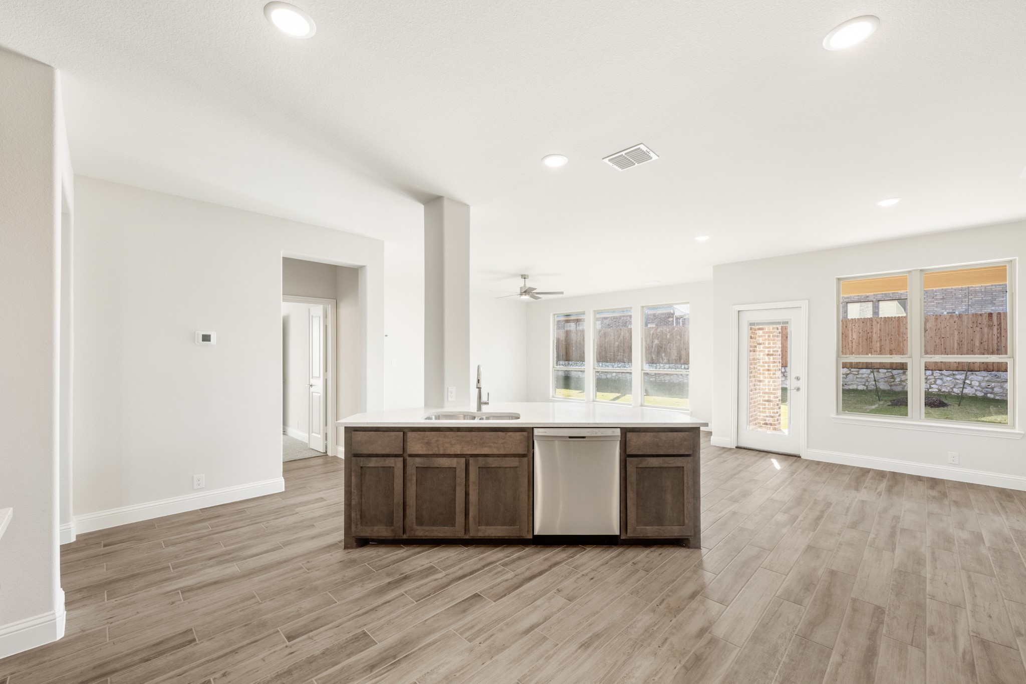 816 Yosemite Drive Desoto TX 75115
