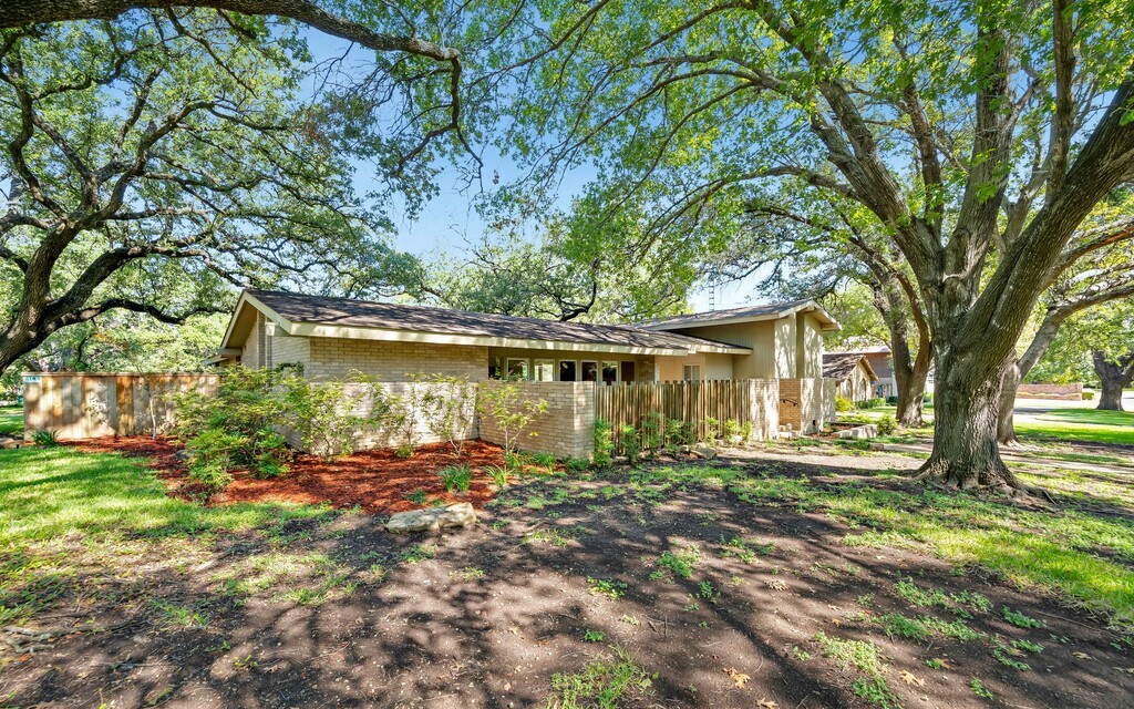 4817 Meadow Wood Drive Waco TX 76710