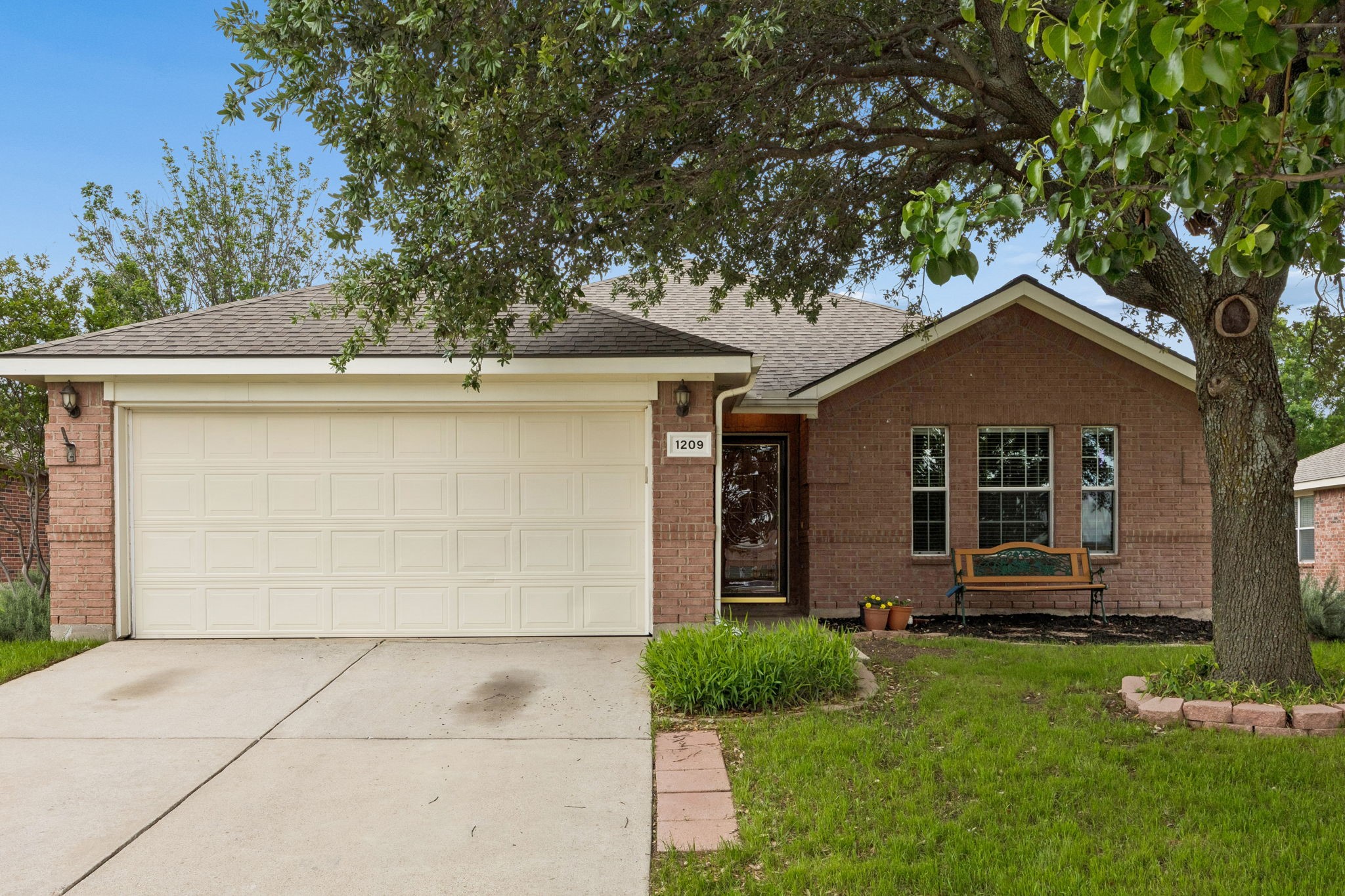 1209 Diamondback Lane Haslet TX 76052