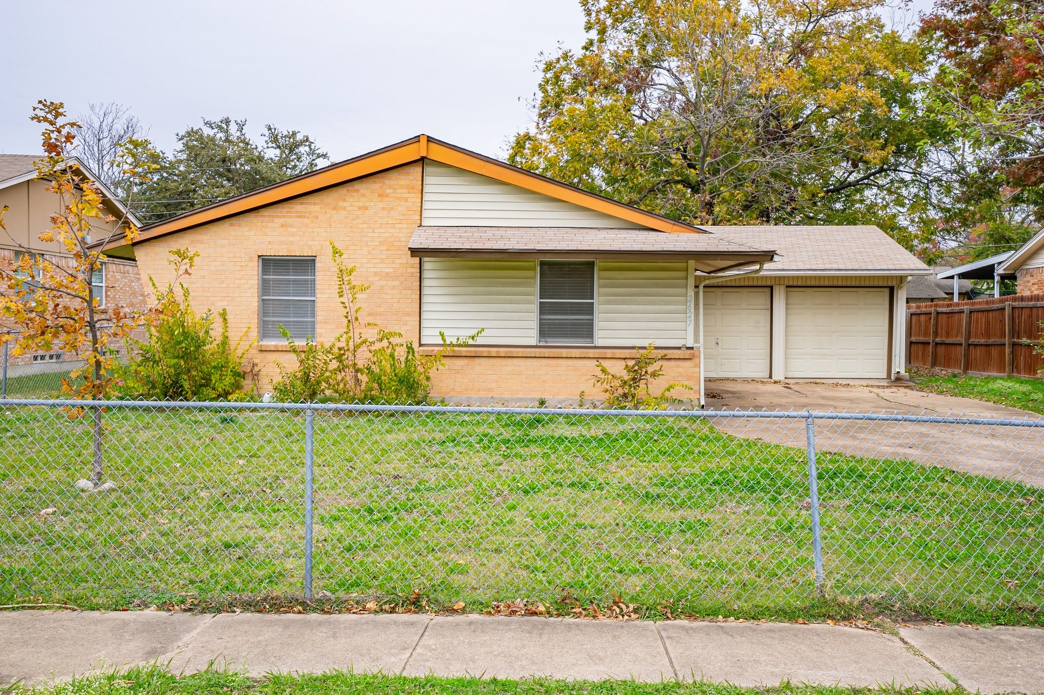 2627 Gross Road Dallas TX 75228